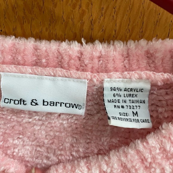 Beautiful pink sweater with just a touch of ✨ 💖 - Picture 2 of 3